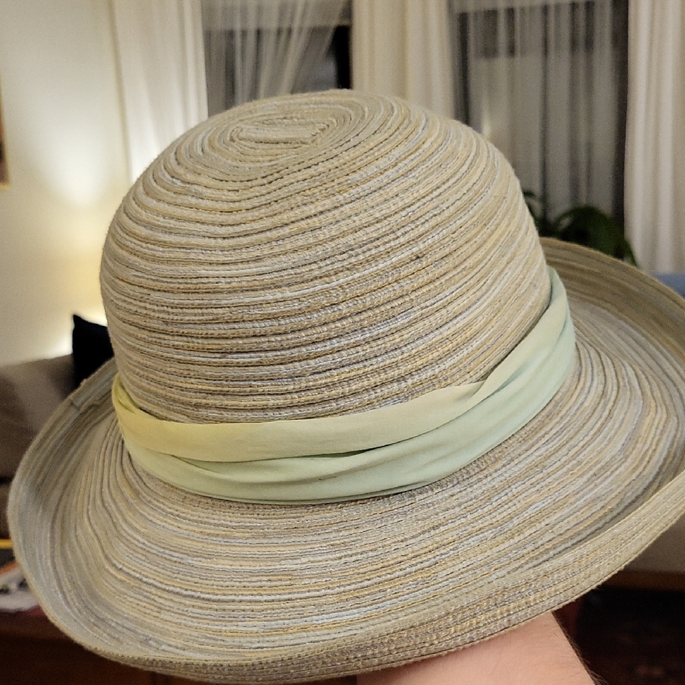 Wallaroo Sydney Hat with Bonus Green Silk Scarf Band - Picture 2 of 3